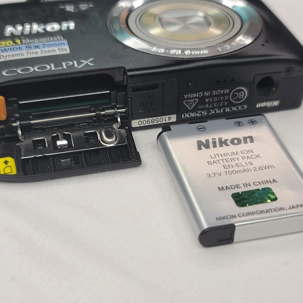 Nikon COOLPIX 20.1 MP Black Camera